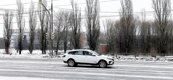 Прошли зимние испытания кроссовера Lada B+ Cross. Авто сняли на фото в Тольятти