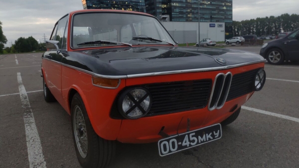 В России редкий BMW с советскими номерами выставили на продажу