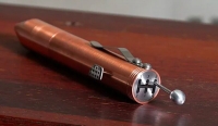 Инженер из США провел показ шариковой ручки с коробкой переключения передач