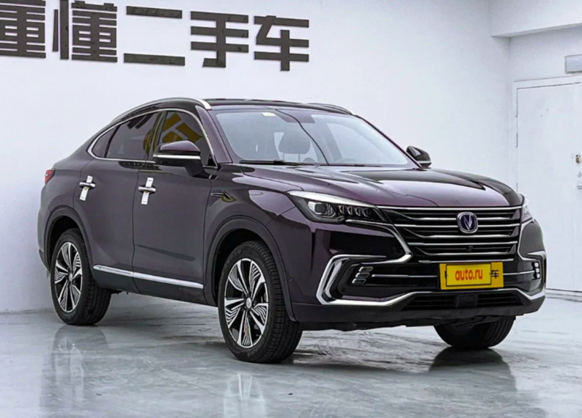 Дилеры привезли в Россию кроссоверы Changan CS85 из Китая за 3,3 млн рублей