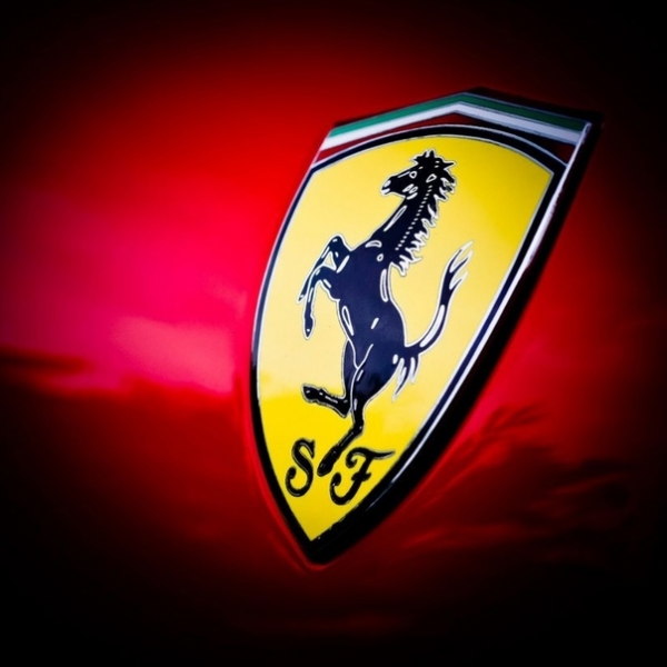 Ferrari представит новый гиперкар линейки Icona 15 ноября 2021 года