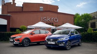 Iskra Sedan