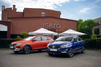Iskra Sedan