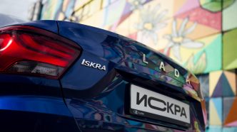 Iskra Sedan