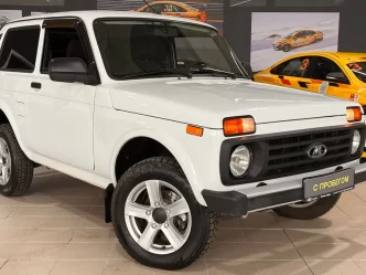 Lada Niva Legend